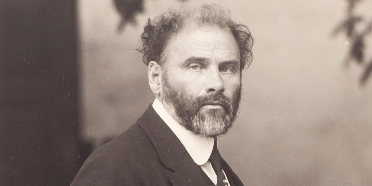 Gustav-Klimt-Photograph-of-the-artist-1907-Image-via-Moritz-Nähr